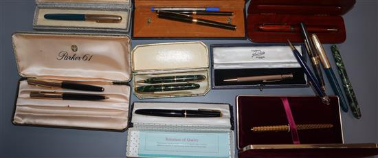 A collection of assorted fountain pens including Conway Stewart etc.